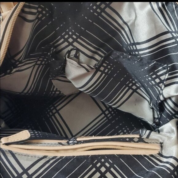 London Fog Lock Key Lizard Faux Leather Satchel Cream color - Picture 13 of 14